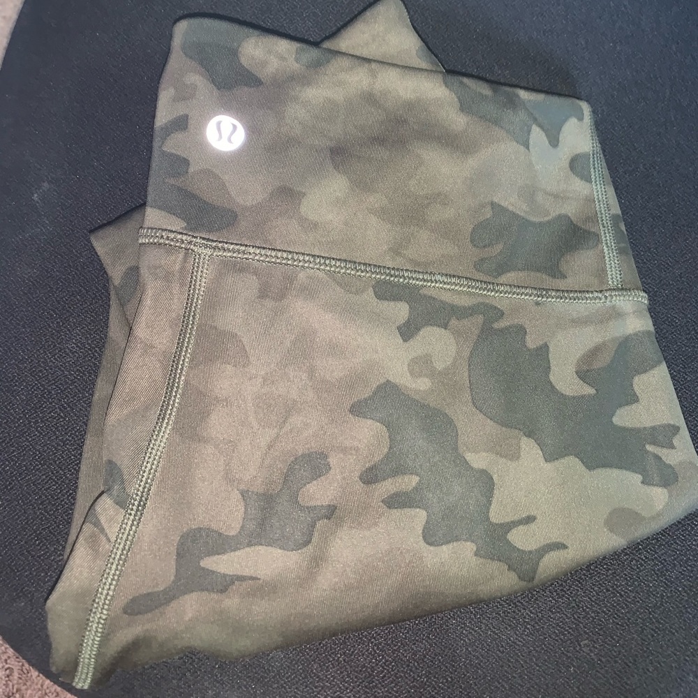 Lululemon leggings camo